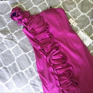 BNWT One Shoulder Ruffle Dress